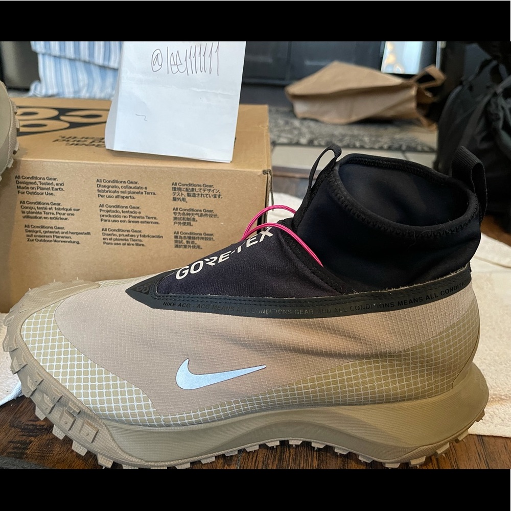 Nike ACG Mountain Fly High Size 10 Mens.